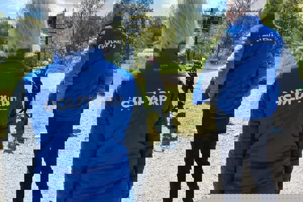 Vill du bidra till trivseln på klubben som golfvärd?